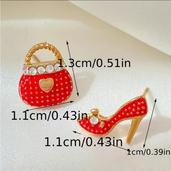 NWT - Women’s Shiny Rhinestone 14k Gold Plated Earrings (Red Color / One Size) - Picture 4 of 5